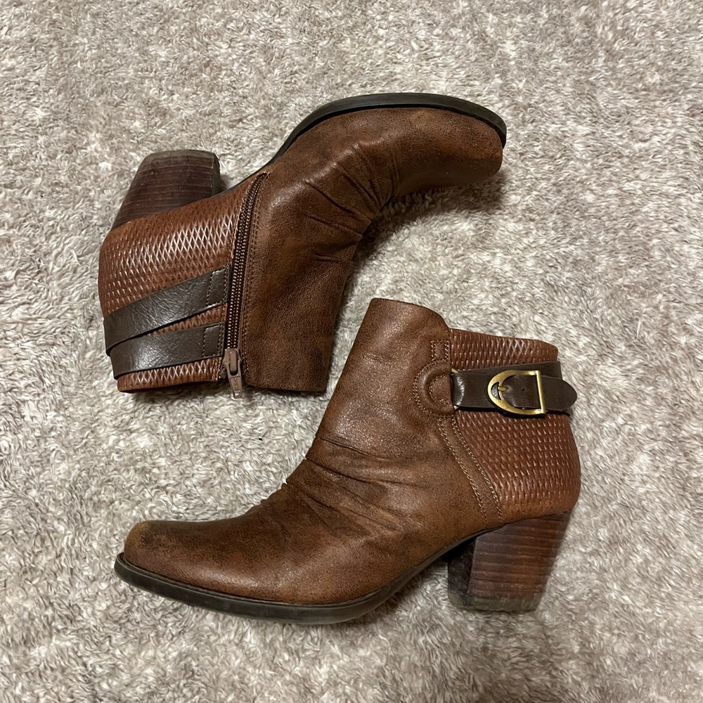 Baretraps - Textured Brown Ankle Boots with Buckle Detail